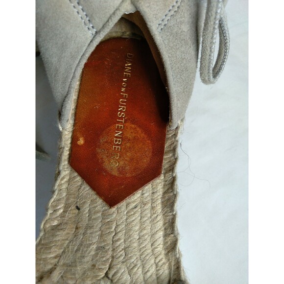 Diane Von Furstenberg Gray Suede Lace Up Sandals Size 6M EUC - Picture 5 of 7